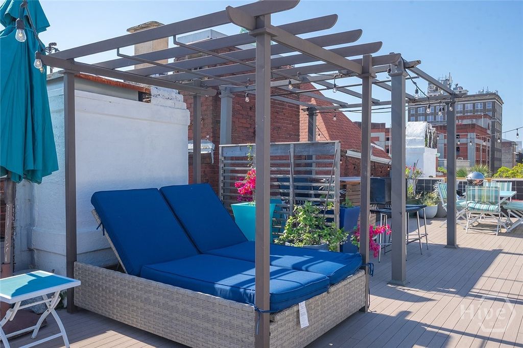 Image 31 of property listing at 42 E Bay Street 5, Savannah, GA 31401