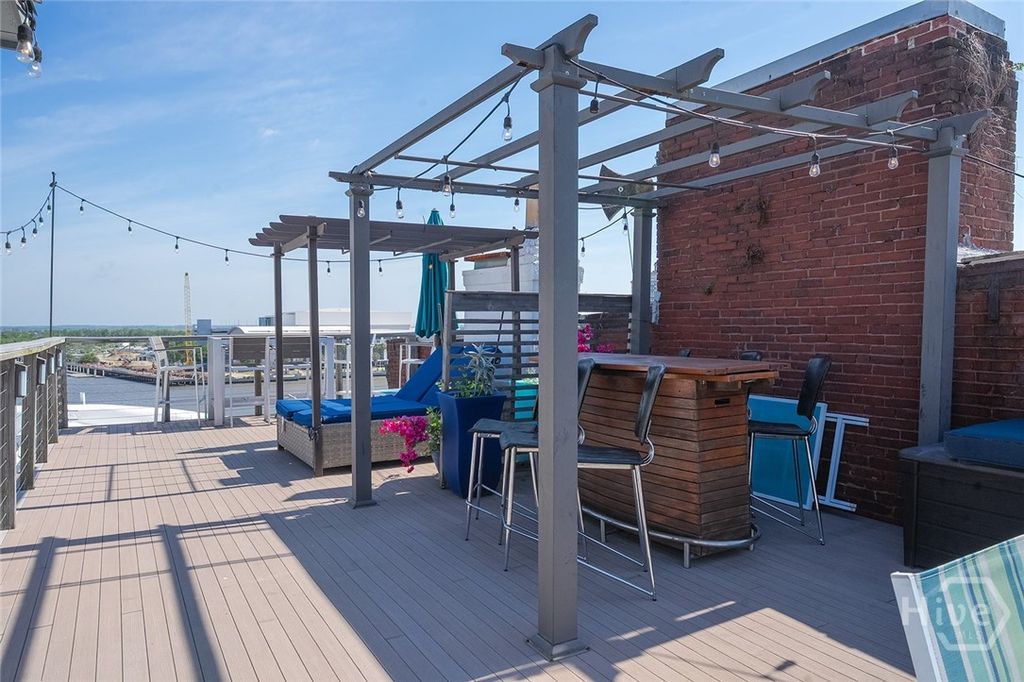 Image 32 of property listing at 42 E Bay Street 5, Savannah, GA 31401