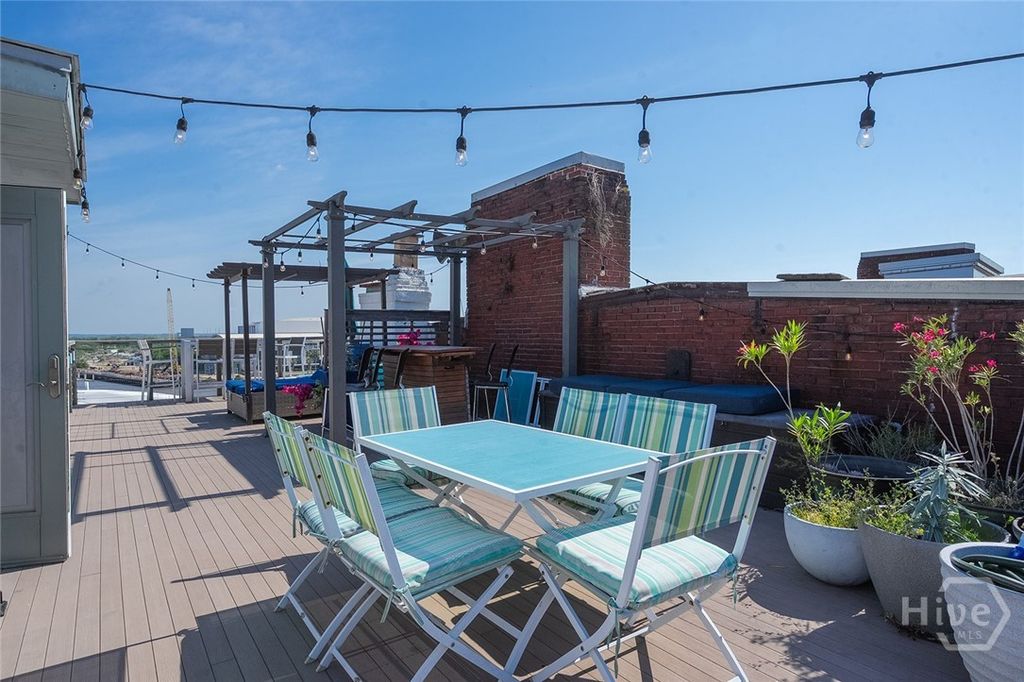 Image 33 of property listing at 42 E Bay Street 5, Savannah, GA 31401