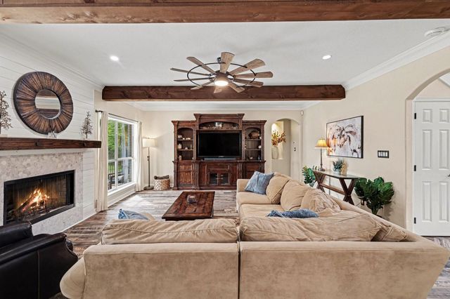 114 Leah Drive, Montgomery, TX 77316