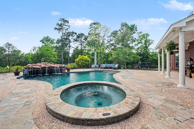 114 Leah Drive, Montgomery, TX 77316