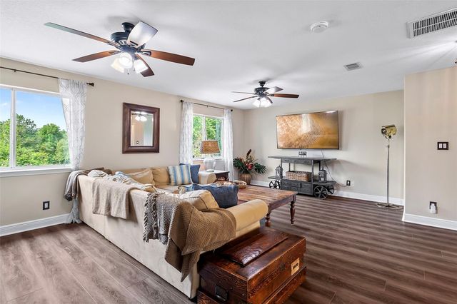 114 Leah Drive, Montgomery, TX 77316