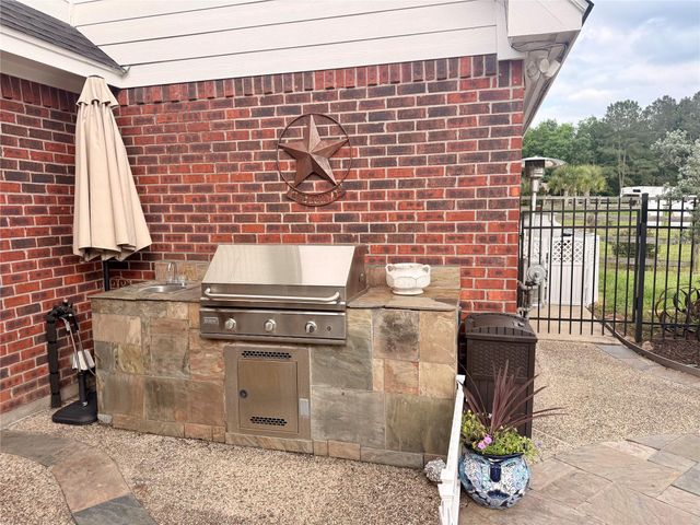 114 Leah Drive, Montgomery, TX 77316