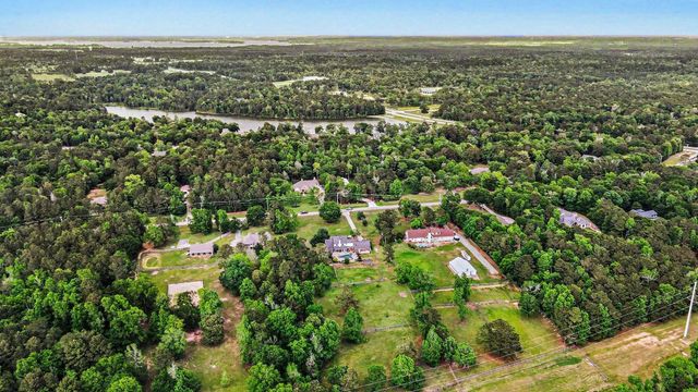 114 Leah Drive, Montgomery, TX 77316