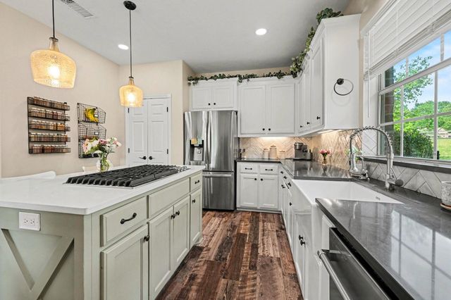 114 Leah Drive, Montgomery, TX 77316