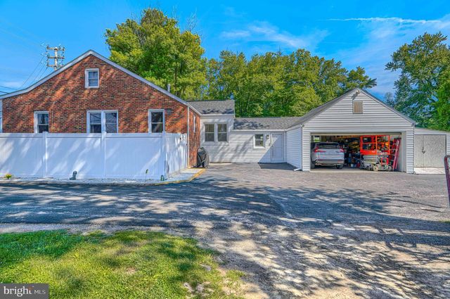 15 MOUNTAIN RD, Fallston, MD 21047