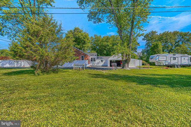 15 MOUNTAIN RD, Fallston, MD 21047