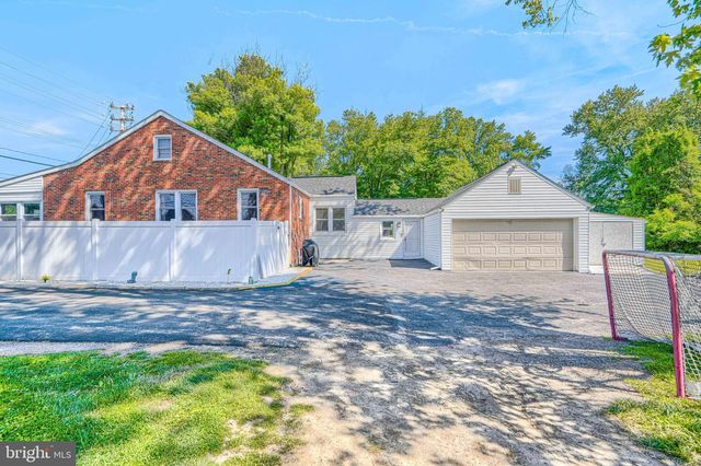15 MOUNTAIN RD, Fallston, MD 21047