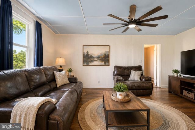 15 MOUNTAIN RD, Fallston, MD 21047