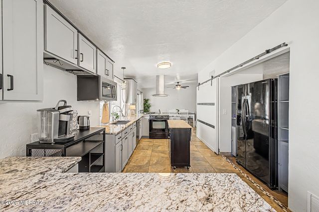 3380 W Blacksill Drive, Tucson, AZ 85741