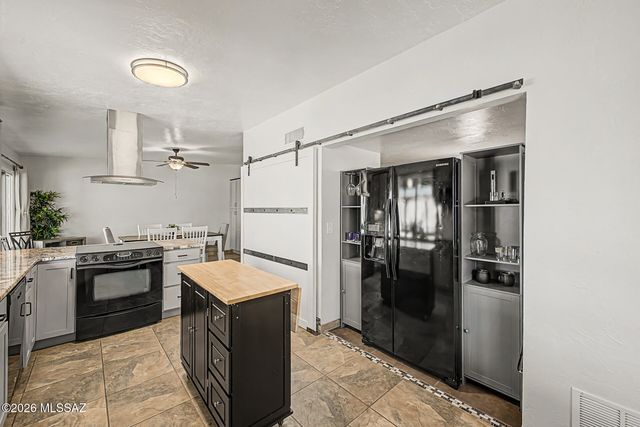 3380 W Blacksill Drive, Tucson, AZ 85741