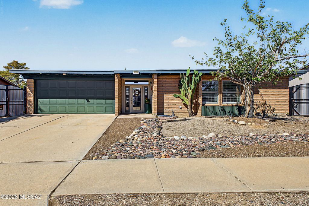 3380 W Blacksill Drive, Tucson, AZ 85741