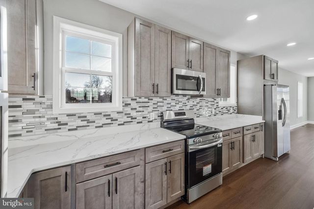 9208 4TH ST, Lanham, MD 20706