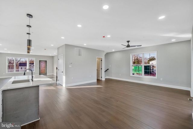 9208 4TH ST, Lanham, MD 20706