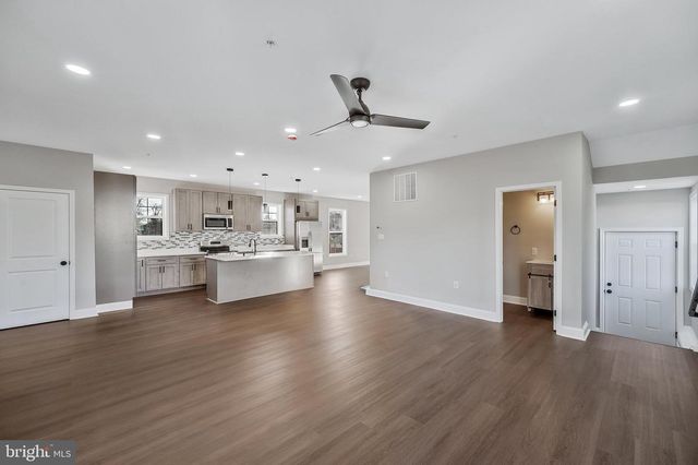9208 4TH ST, Lanham, MD 20706