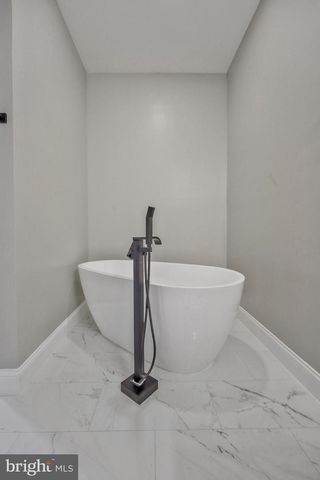 9208 4TH ST, Lanham, MD 20706
