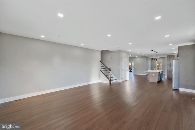 9208 4TH ST, Lanham, MD 20706