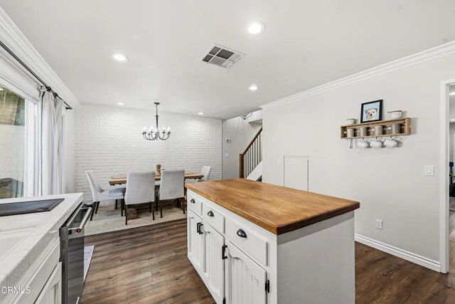 6871 Valley Circle Boulevard 2, West Hills, CA 91307