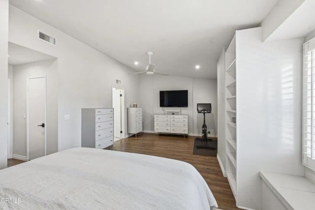 6871 Valley Circle Boulevard 2, West Hills, CA 91307