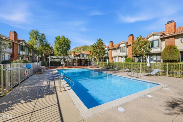 6871 Valley Circle Boulevard 2, West Hills, CA 91307