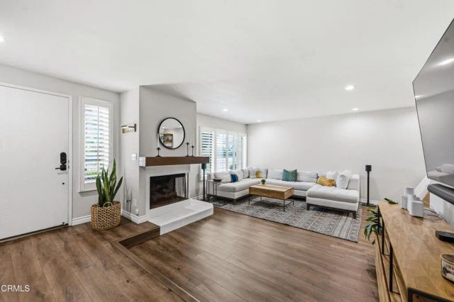 6871 Valley Circle Boulevard 2, West Hills, CA 91307