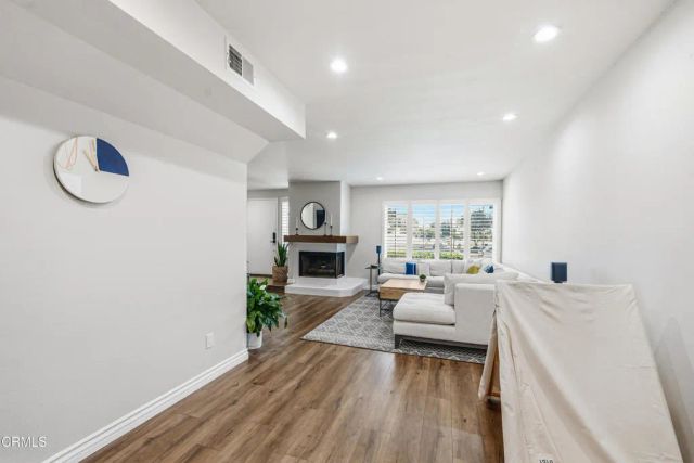 6871 Valley Circle Boulevard 2, West Hills, CA 91307