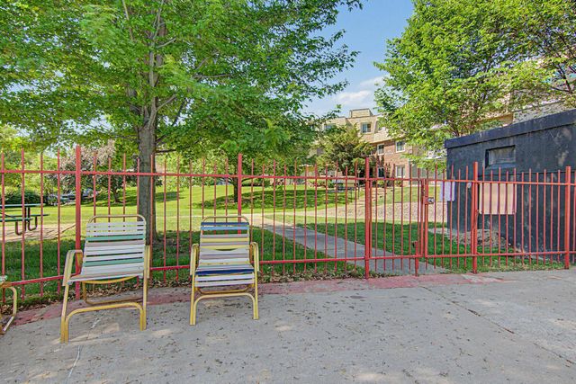 255 Westview Drive 111, West Saint Paul, MN 55118