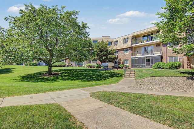 255 Westview Drive 111, West Saint Paul, MN 55118