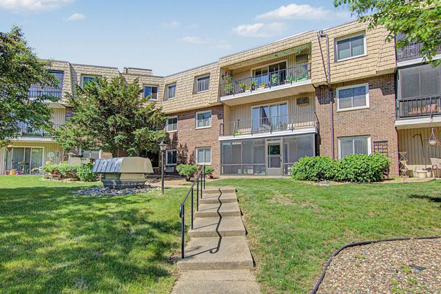 255 Westview Drive 111, West Saint Paul, MN 55118