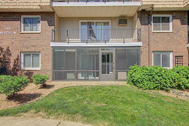 255 Westview Drive 111, West Saint Paul, MN 55118