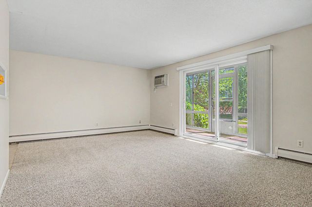 255 Westview Drive 111, West Saint Paul, MN 55118