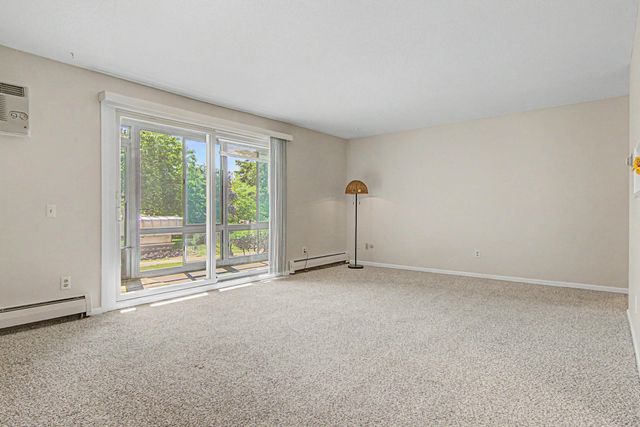 255 Westview Drive 111, West Saint Paul, MN 55118