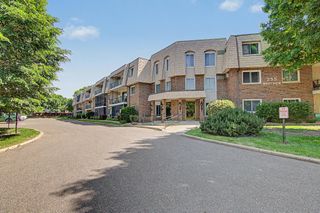255 Westview Drive 111, West Saint Paul, MN 55118