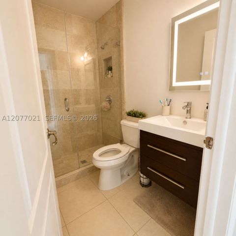 7821 NW 194th St 7821, Hialeah, FL 33015