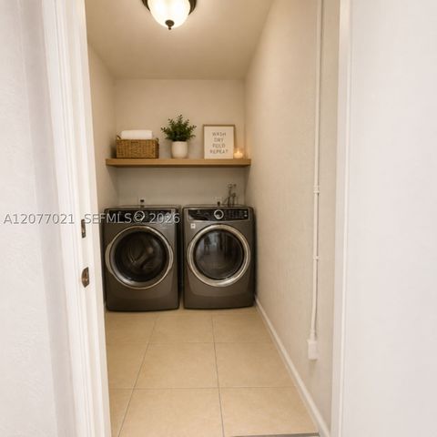 7821 NW 194th St 7821, Hialeah, FL 33015