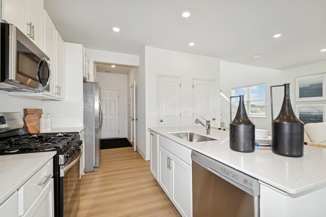 3096 Vanderbie Street, Little Canada, MN 55117