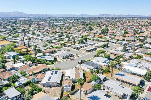209 Flora Vista, San Jacinto, CA 92582