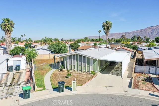 209 Flora Vista, San Jacinto, CA 92582