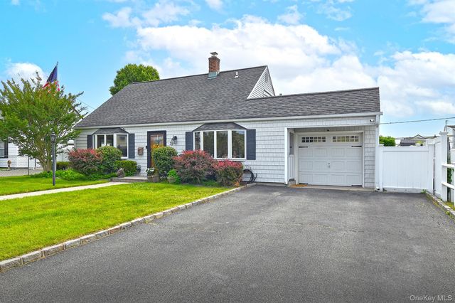 35 Ranch Lane, Levittown, NY 11756