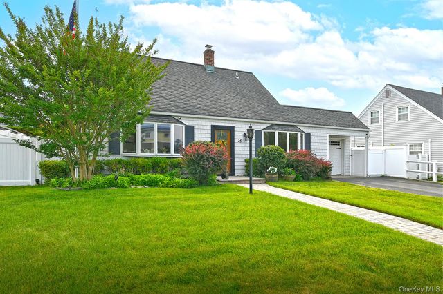 35 Ranch Lane, Levittown, NY 11756