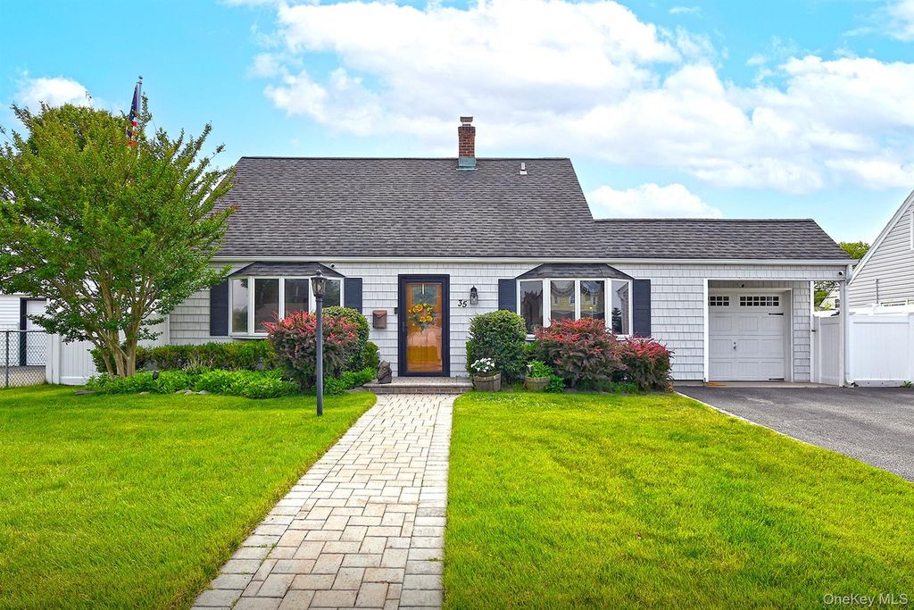 35 Ranch Lane, Levittown, NY 11756