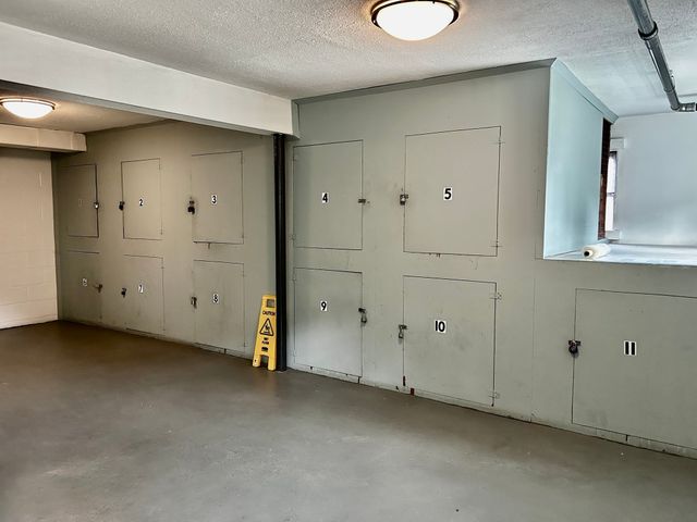 B2 Colonial Dr 4, Andover, MA 01810