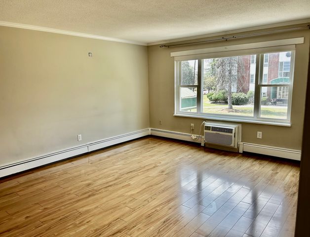 B2 Colonial Dr 4, Andover, MA 01810