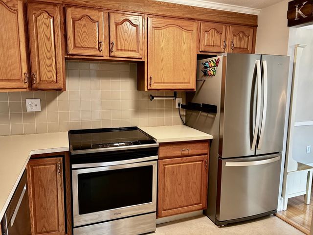 B2 Colonial Dr 4, Andover, MA 01810