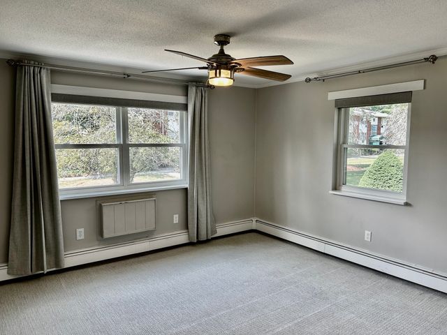 B2 Colonial Dr 4, Andover, MA 01810