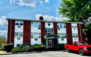 B2 Colonial Dr 4, Andover, MA 01810