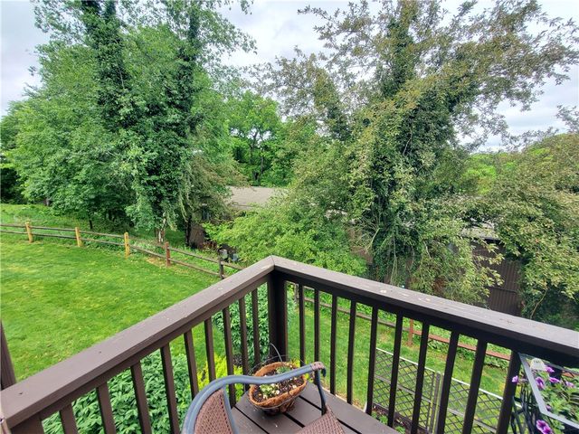 23 Hiland Valley Dr, Ross Twp, PA 15229