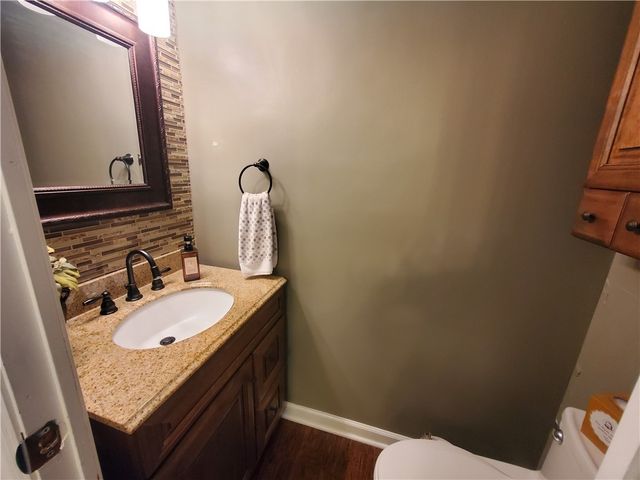 23 Hiland Valley Dr, Ross Twp, PA 15229
