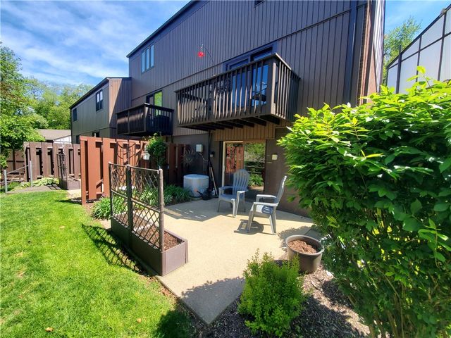 23 Hiland Valley Dr, Ross Twp, PA 15229