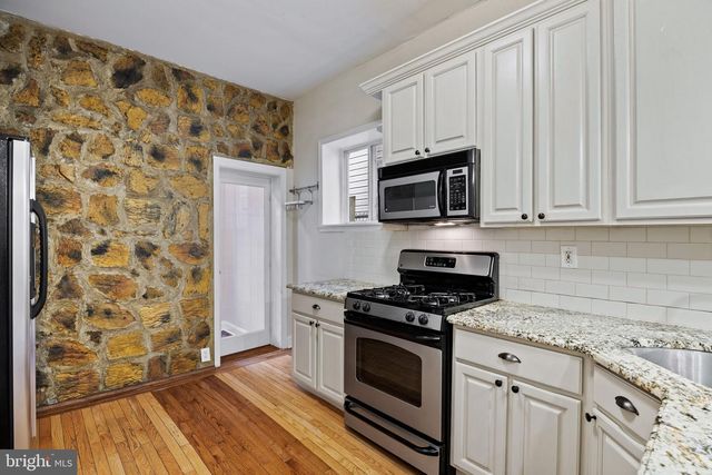 2438 CARPENTER ST, Philadelphia, PA 19146